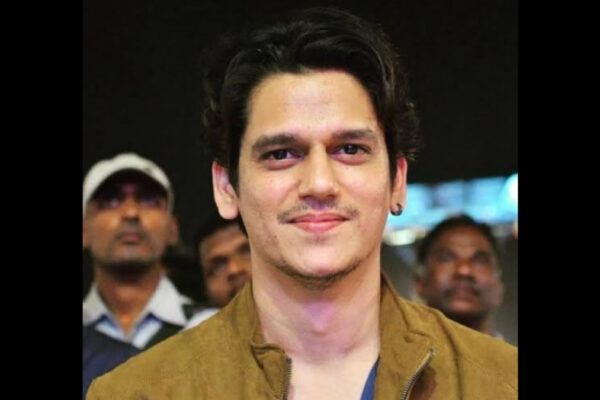 "Vijay Varma's Accent Mastery Shines in 'Pink' and 'Mirzapur'"